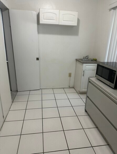 Building Photo - 150 NW 58th Ave