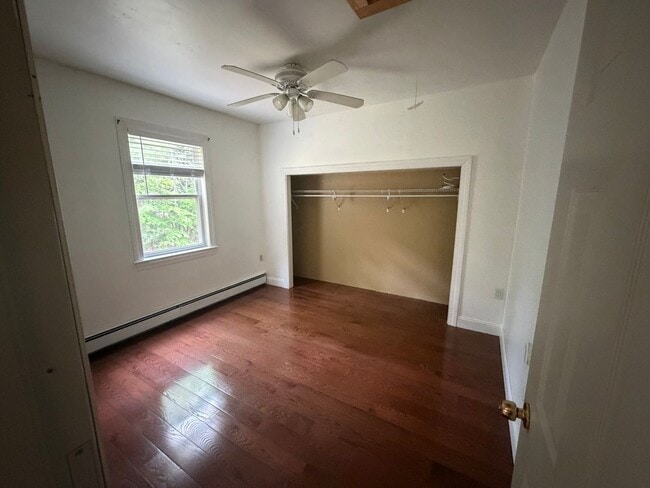 Building Photo - 3BD/1BA Single Family Home in Westbrook - Available Now
