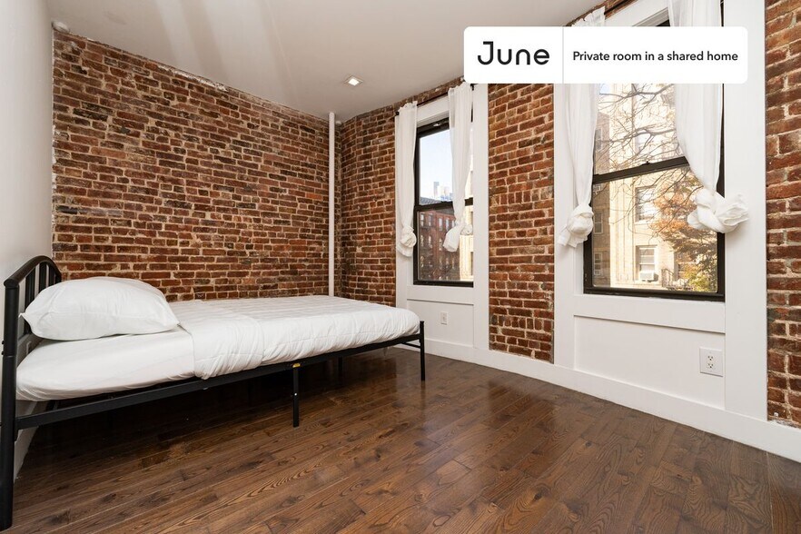 Primary Photo - Private bedroom in 4 bed/2 bath Home