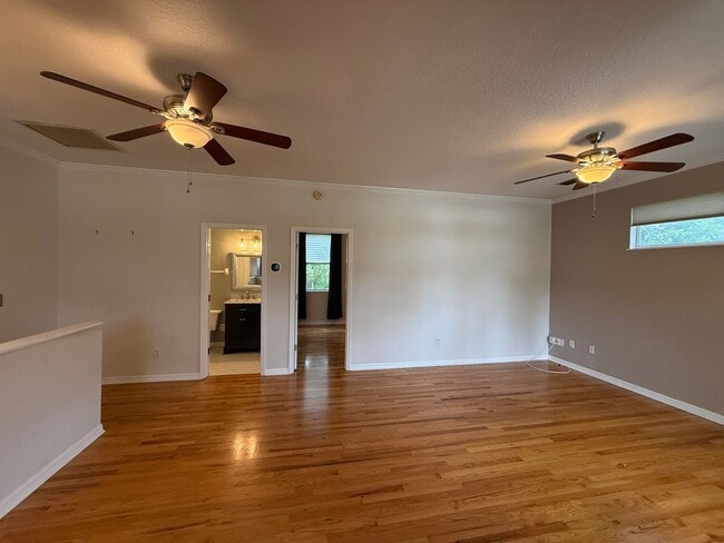 Building Photo - Adorable Two Story 2/2 Townhome in College...