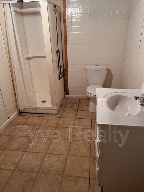 Building Photo - 1329 Barcelona Dr