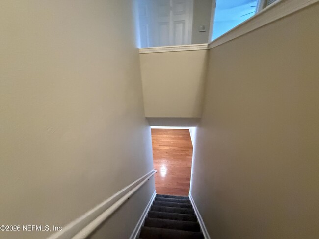 Building Photo - 1590 Vineland Cir