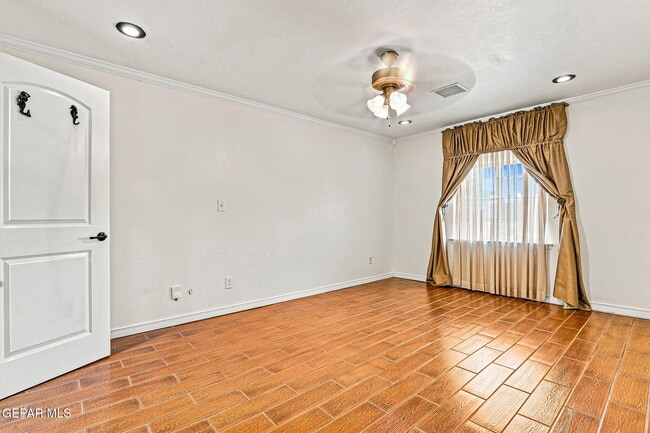 Building Photo - 6340 Modesta St
