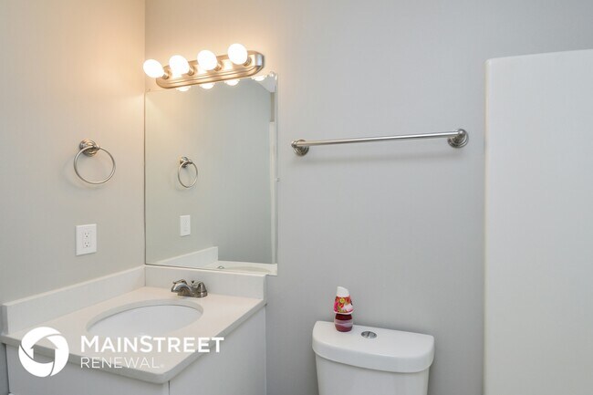 Building Photo - 592 Pinnacle Point