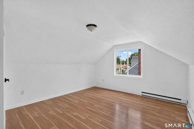 Building Photo - 11 Stratfield Pl