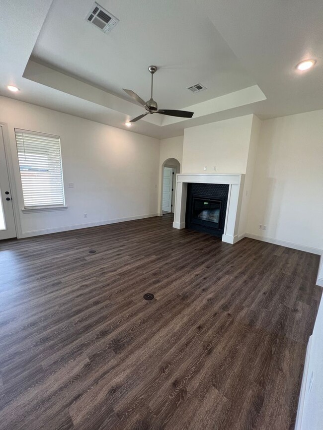 Building Photo - Beautiful 4 bed 2 bath home in Frenship!