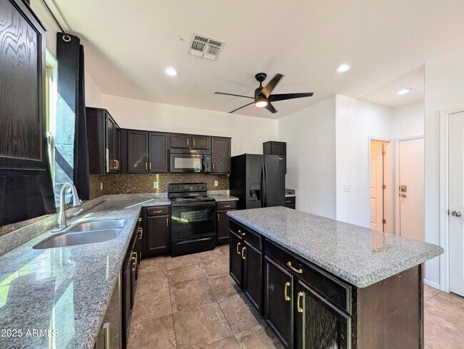 Building Photo - 4726 W Fremont Rd.