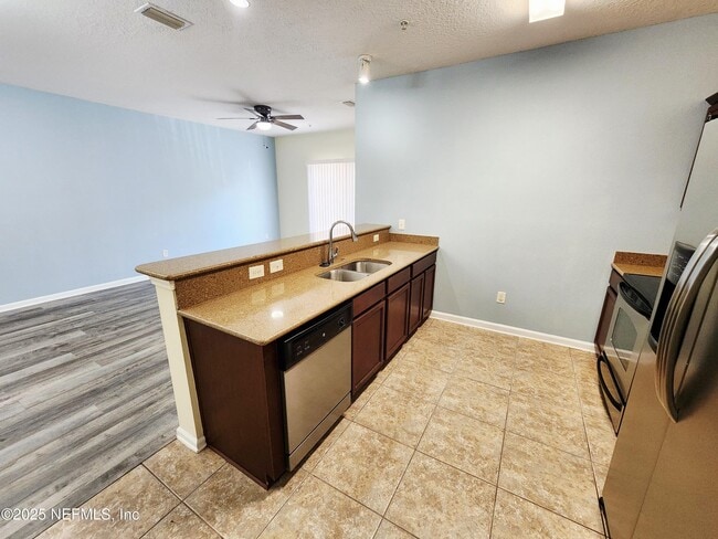 Building Photo - 4991 Key Lime Dr