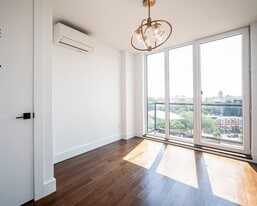 Building Photo - 988 Halsey St