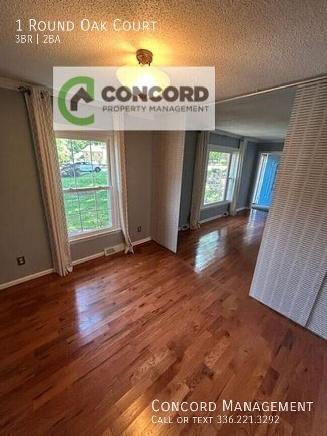 Building Photo - 1 Round Oak Ct