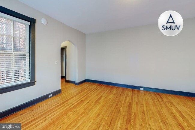 Building Photo - 24 E Madison St