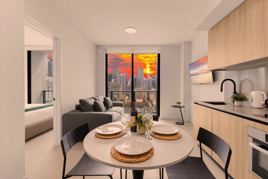 Building Photo - 501 NE 1st Ave