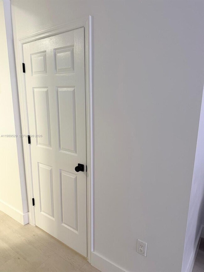 Building Photo - 1022 NE 42nd Terrace