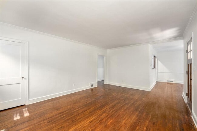 Building Photo - 2030 Sumter St NW