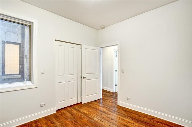 Building Photo - 3505 N Elston Ave