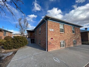 Building Photo - 2 Bedroom/ 1 Bathroom Upper Unit in Delmar...