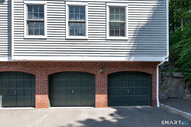 Building Photo - 259 Mayfield Dr