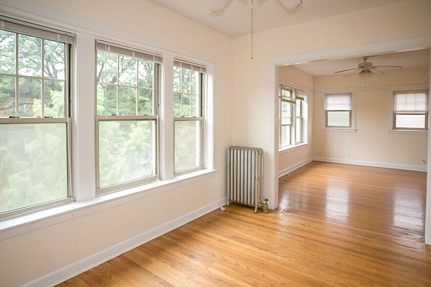 Building Photo - 1919 W Winona St