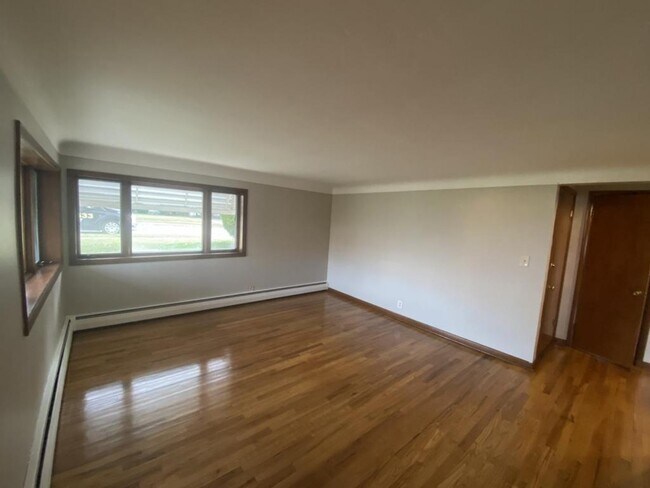 Building Photo - 6326 Ridge Road Unit #01 Basement