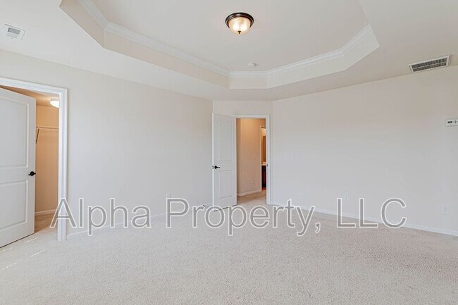 Building Photo - 12 Irvington Dr