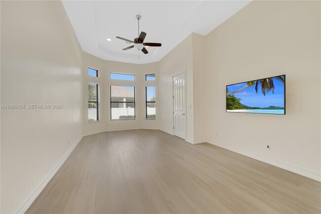 Building Photo - 11815 Leon Cir N