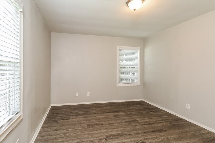 Building Photo - 619 Kentbrook Dr