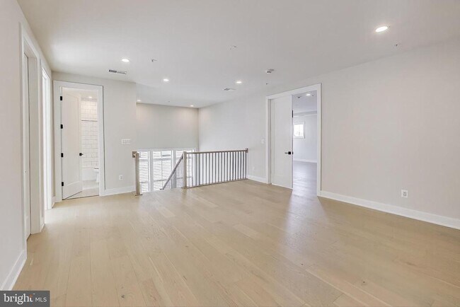 Building Photo - 6921 Renita Ln