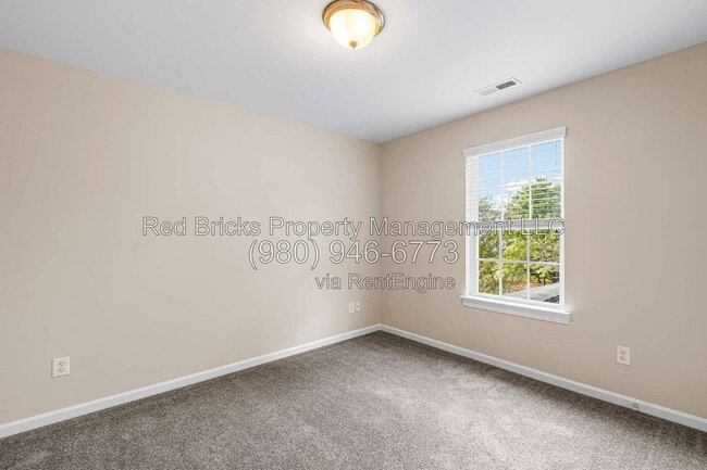 Building Photo - 10613 Bere Island Dr