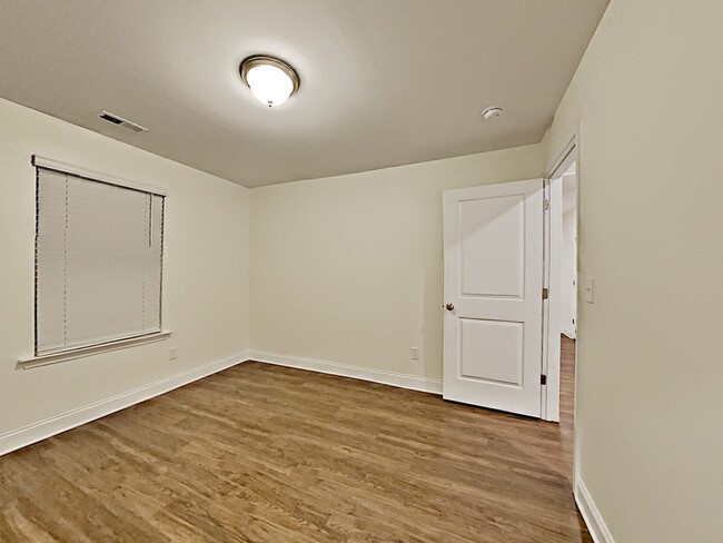 Building Photo - 312 Elmhurst Dr