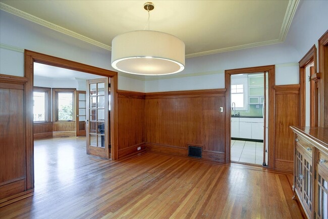 Building Photo - 175 Vasquez Ave