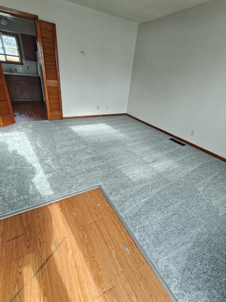 Building Photo - 377 Pershing Ave NE