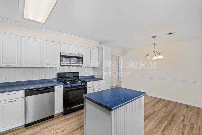 Building Photo - 1405 Flicker Dr