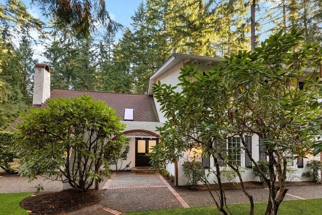 Building Photo - Stunning Private AIR CONDITIONED Dream Home in Coveted Bridal Trails