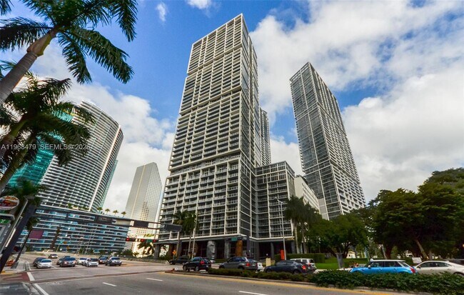 Building Photo - 475 Brickell Ave