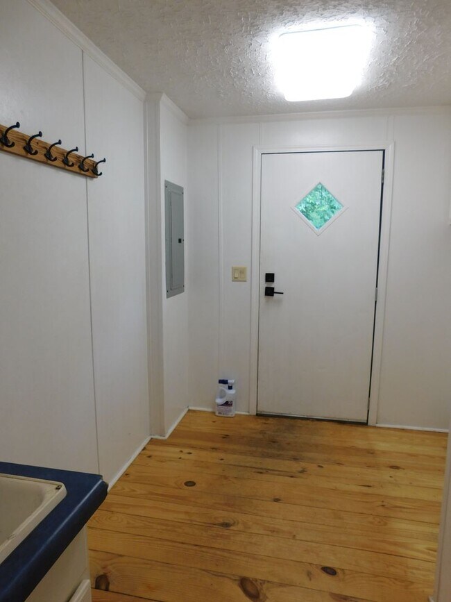 Building Photo - 900 Loftin Farm Rd