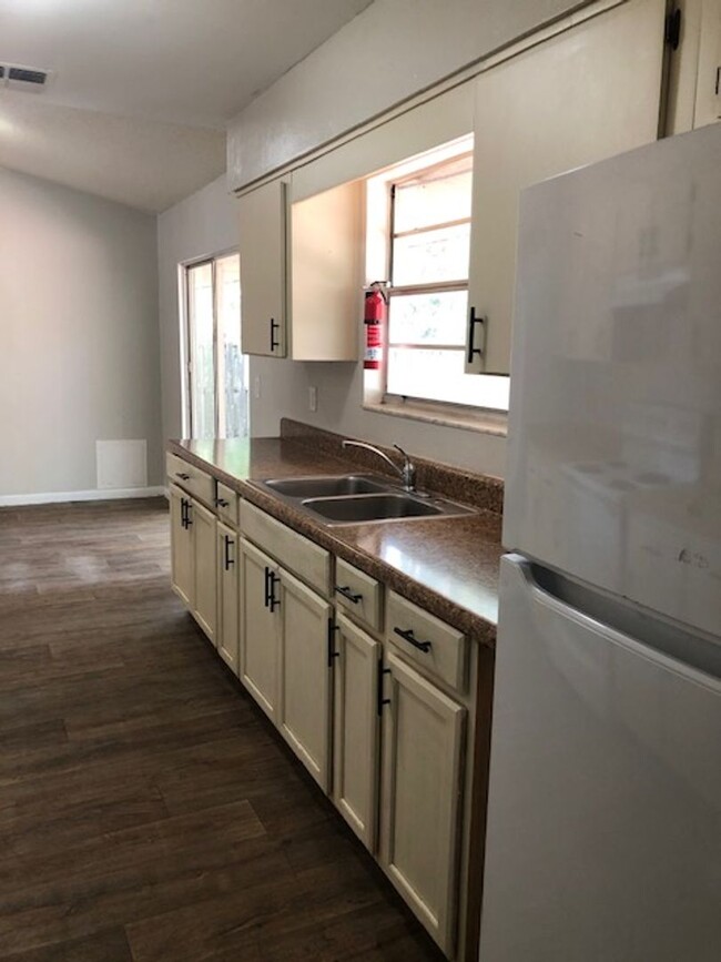 Building Photo - 3 Bed 2 Bath Home on Huge Corner Lot | Gar...