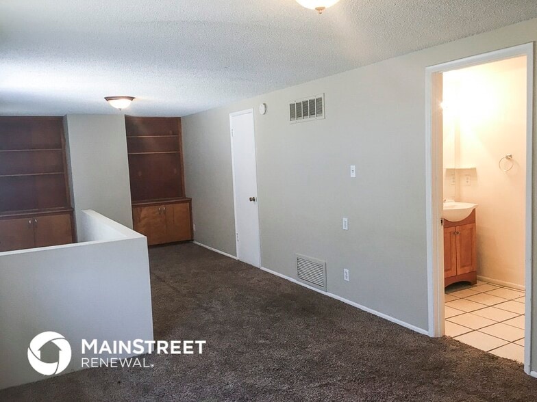 Building Photo - 3434 E Polk St