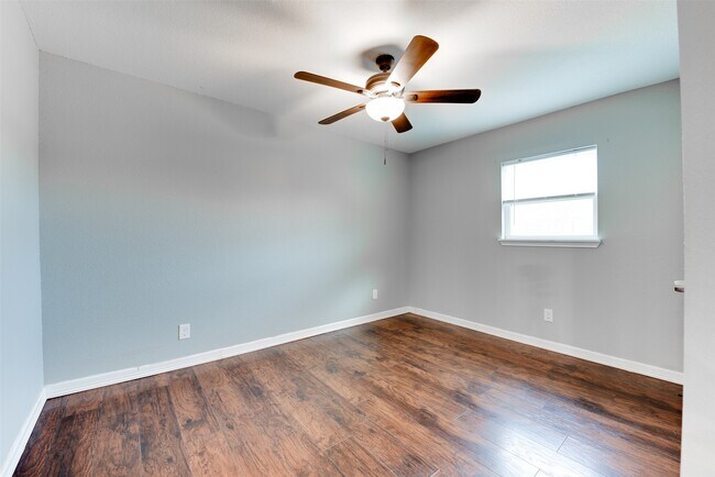 Building Photo - 11215 Munn St