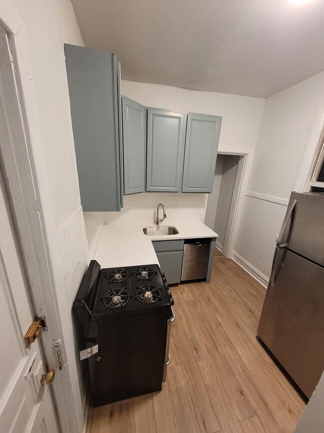 Building Photo - 3111 N Clifton Ave