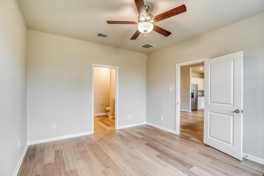 Building Photo - 425 San Miguel Crk Dr