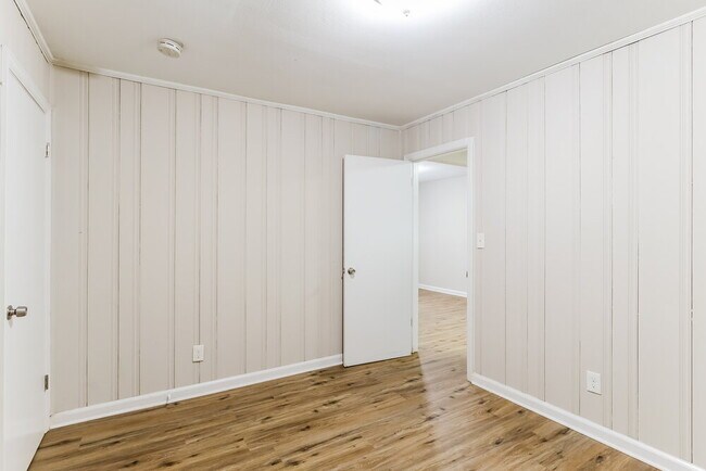 Building Photo - 6281 Denny Ln SW