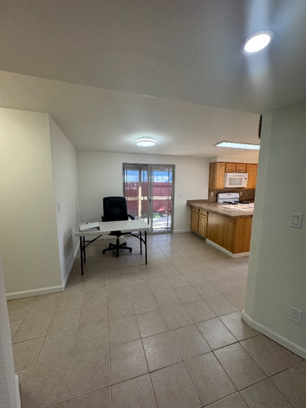 Building Photo - 3036 Plumas St