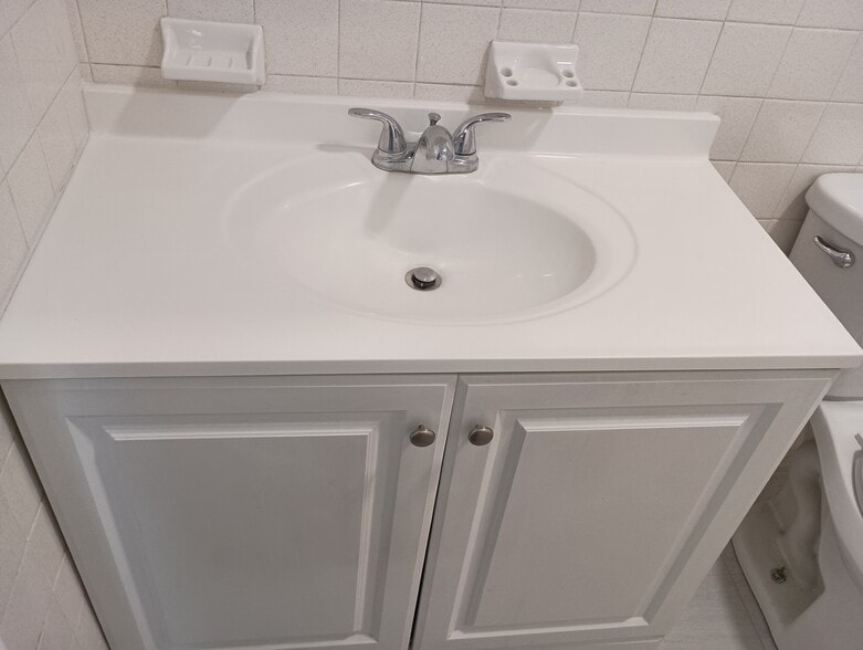 Building Photo - 1A Saybrook Dr