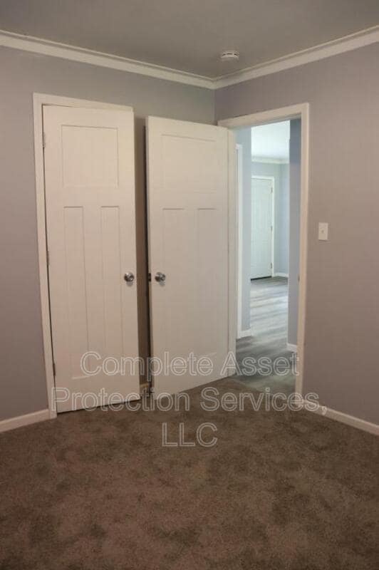 Building Photo - 3424 Iowa St