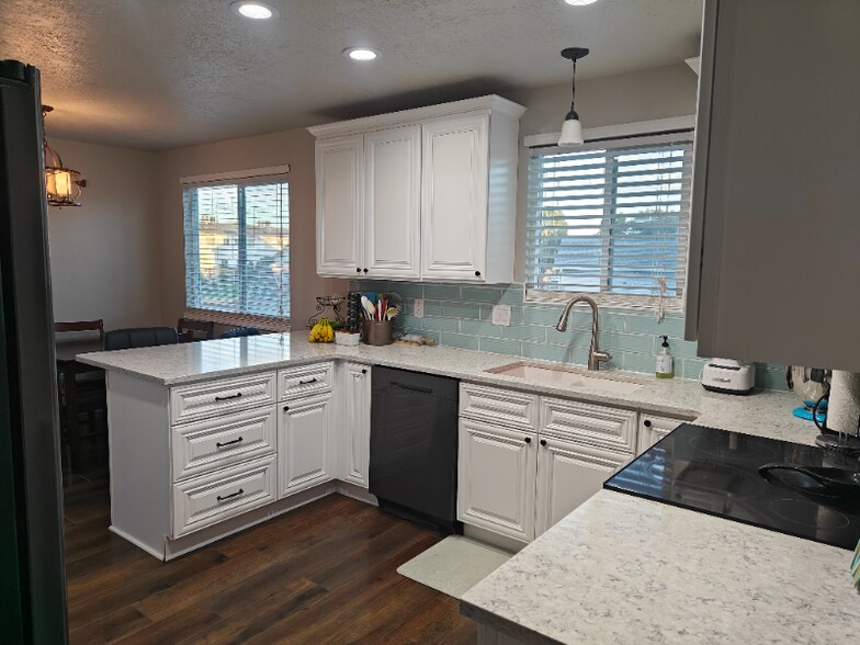 Building Photo - 87 N 1525 W