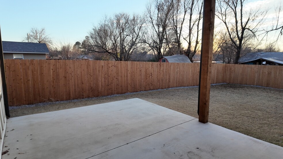 Building Photo - 4617 S East Ave