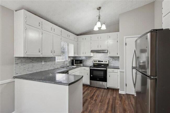 Building Photo - 2453 Falcon Ct