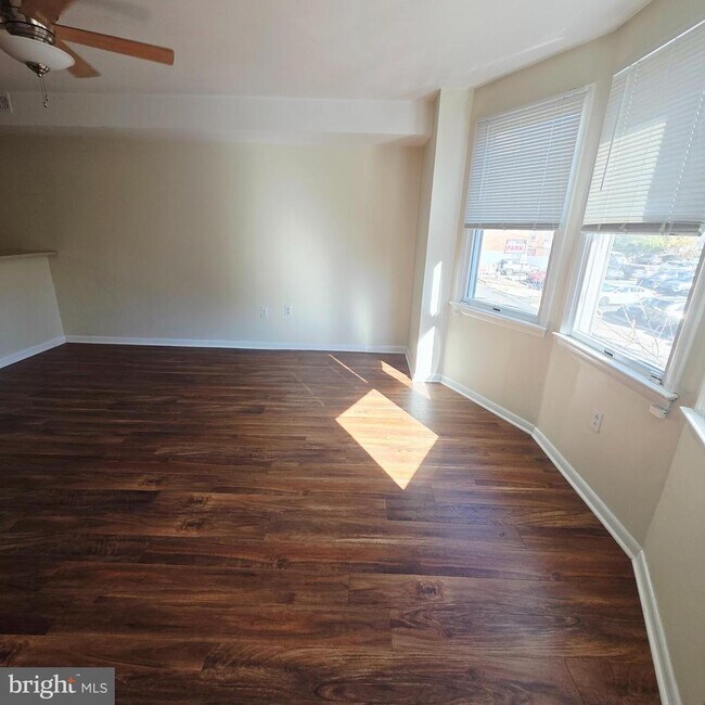 Primary Photo - 532 S 15th St