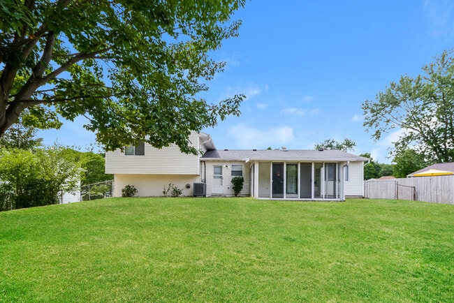 Building Photo - 6158 Ricky Dr