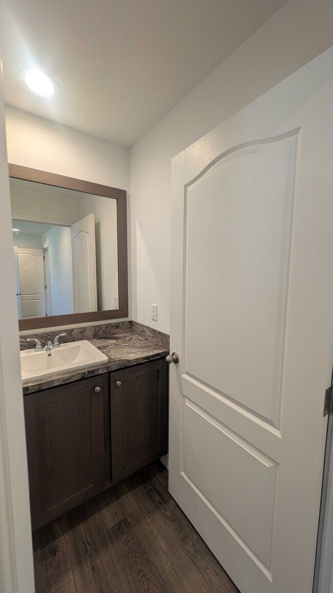 Building Photo - 9383 Evergreen Dr